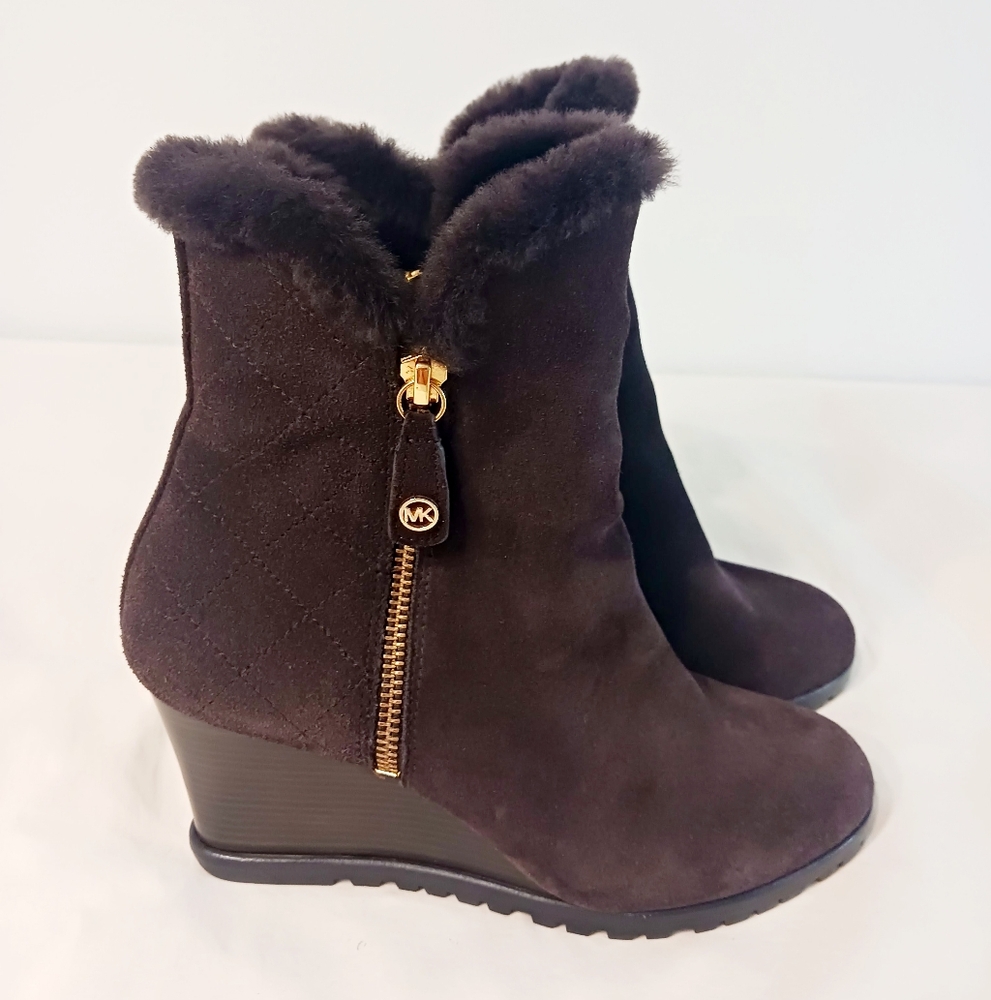 Michael Kors Brown Wedge Ankle Boots, Faux Fur Lining, Suede Upper. EUC Size 7